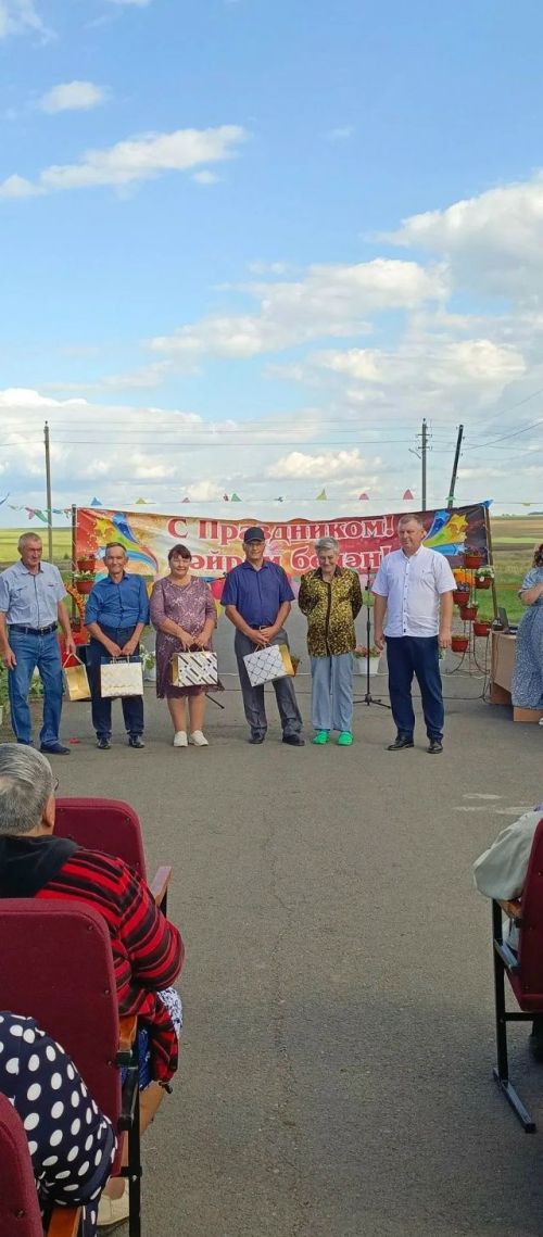 На территории Лебедкинского клуба прошёл праздник «День деревни - Сердцу милый уголок»