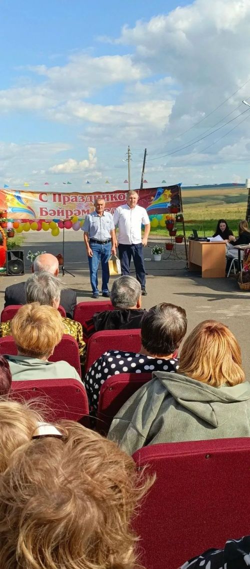 На территории Лебедкинского клуба прошёл праздник «День деревни - Сердцу милый уголок»