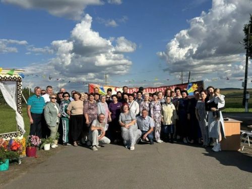 На территории Лебедкинского клуба прошёл праздник «День деревни - Сердцу милый уголок»