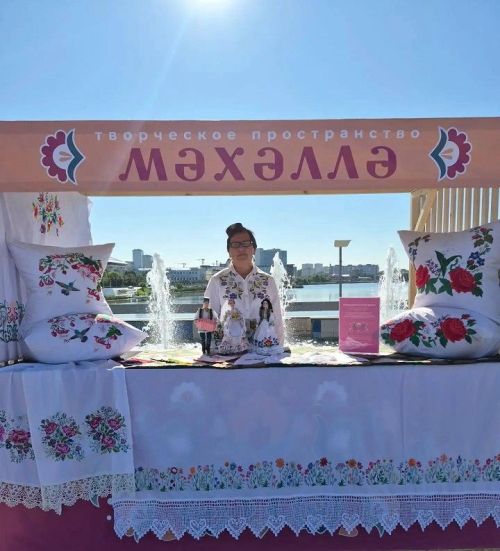 Гусиное перо и народные промыслы: мастер-классы из Новошешминского района в Казани