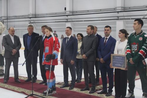 В Новошешминске открыли крытый ледовый дворец (фоторепортаж)
