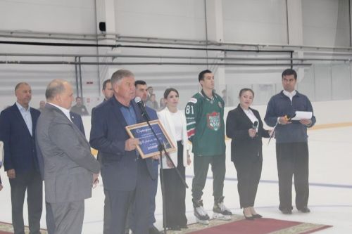 В Новошешминске открыли крытый ледовый дворец (фоторепортаж)