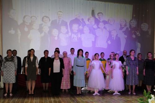 В Новошешминском РДК прошла торжественная церемония открытия Года учителя и наставника в России и Года национальных культур в Татарстане (фоторепортаж)