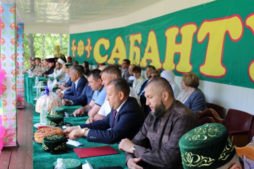 10 июня в Новошешминске прошел Сабантуй (фоторепортаж)