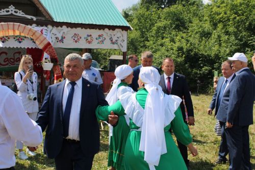 10 июня в Новошешминске прошел Сабантуй (фоторепортаж)