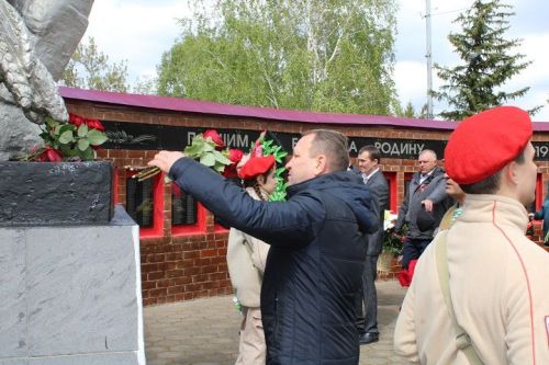 В Новошешминске состоялся митинг в честь Дня Победы (фоторепортаж)