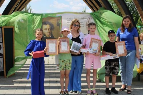 6 июня в парке за Новошешминской ДШИ прошел «Пушкинский день» (фоторепортаж)