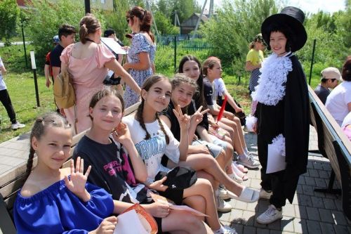 6 июня в парке за Новошешминской ДШИ прошел «Пушкинский день» (фоторепортаж)