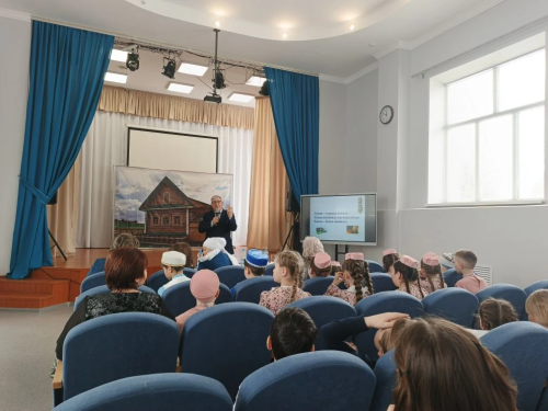 В Новошешминске прошел День татарской литературы