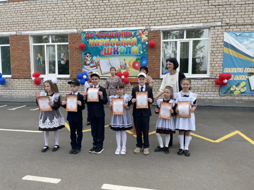 «Последний звонок» прозвенел для 130 выпускников начальных классов Новошешминского района