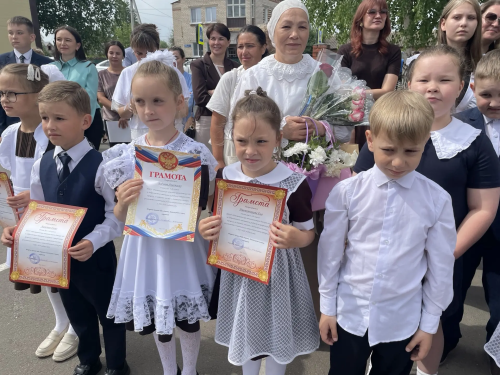 «Последний звонок» прозвенел для 130 выпускников начальных классов Новошешминского района