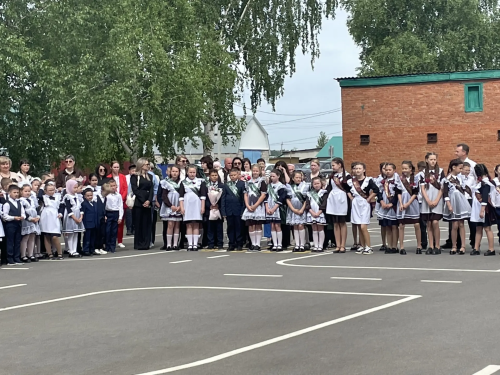 «Последний звонок» прозвенел для 130 выпускников начальных классов Новошешминского района