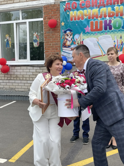 «Последний звонок» прозвенел для 130 выпускников начальных классов Новошешминского района