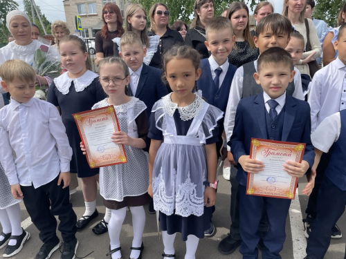 «Последний звонок» прозвенел для 130 выпускников начальных классов Новошешминского района