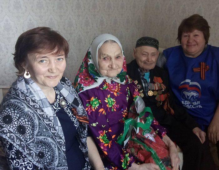 Новошешминские партийцы поздравляют ветеранов Великой Отечественной войны