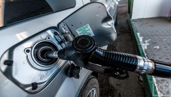 В России уже третью неделю повышаются цены на бензин