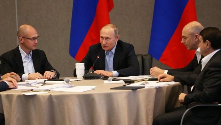 Путин: Нужно, чтобы люди увидели изменения реально, не на бумаге