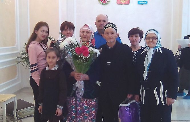 27 апреля в Новошешминском ЗАГС для призывников провели теплое семейное мероприятие с напутствиями в армию от бывших военнослужащих