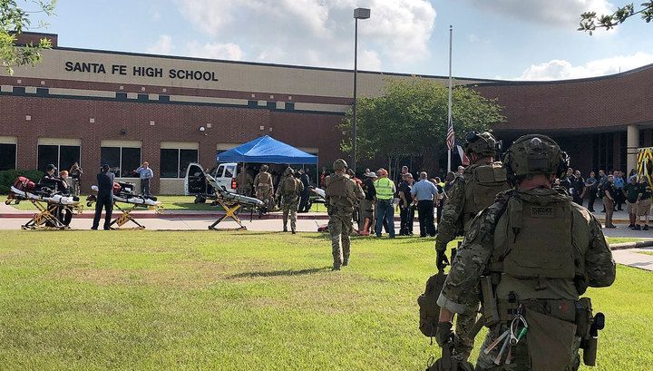 Бойню в Техасе устроил школьник с винтовкой, дробовиком и СВУ