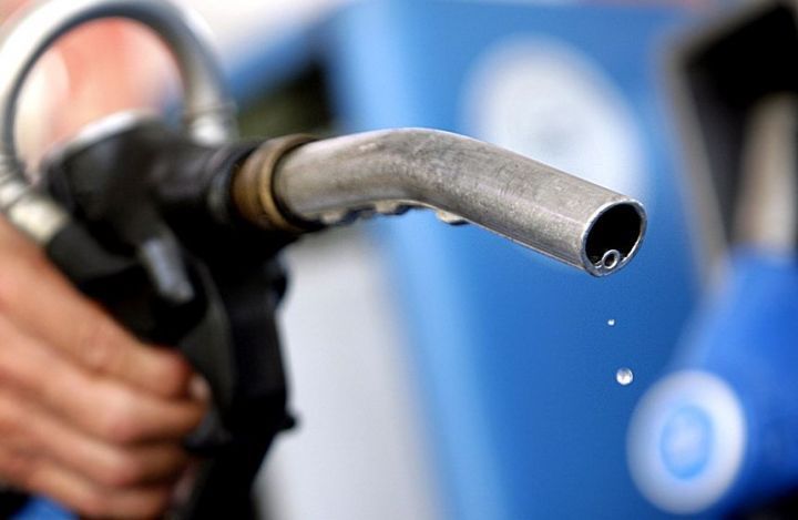 «Роснефть» спрогнозировала рост цен на топливо до 66 рублей