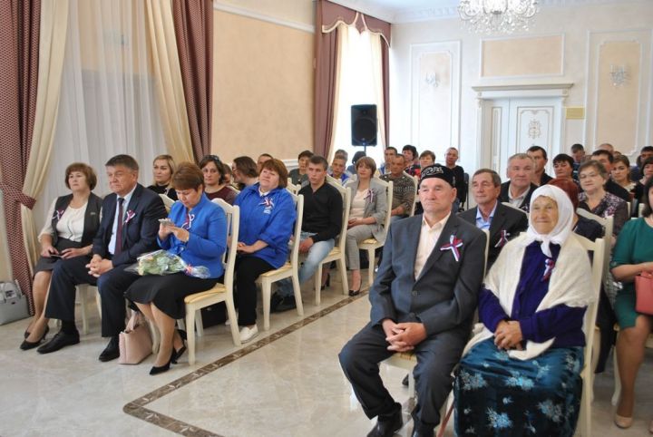В канун Дня России, 9 июня, в Новошешминском отделе ЗАГС состоялось  мероприятие, посвященное этой праздничной дате