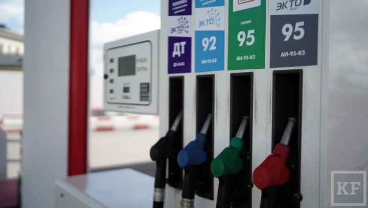 В России снизилась розничная стоимость на бензин