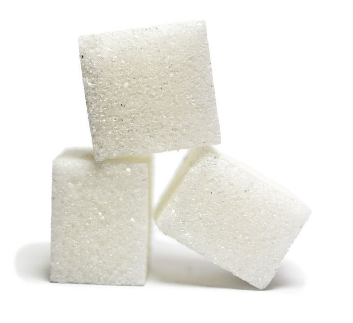 Минимальную цену на сахар предложили ввести в России