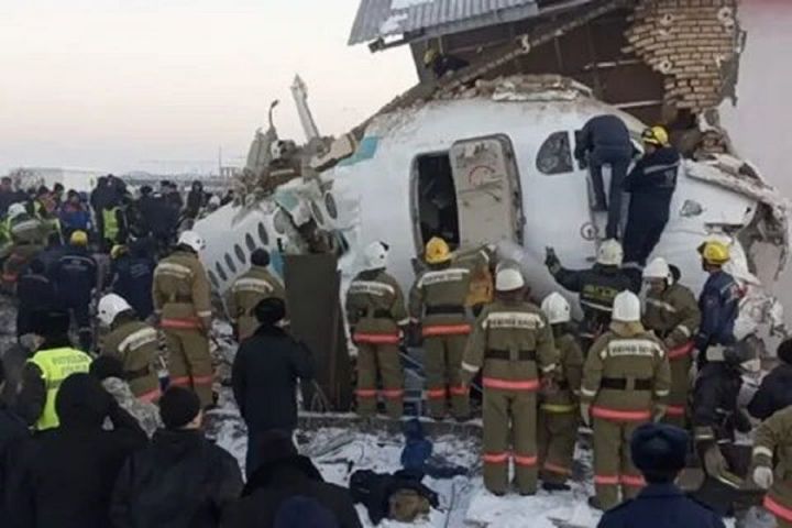 В Казахстане разбился пассажирский лайнер