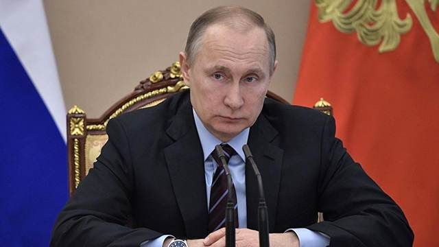 Путин предложил повысить требования к получению водительских прав