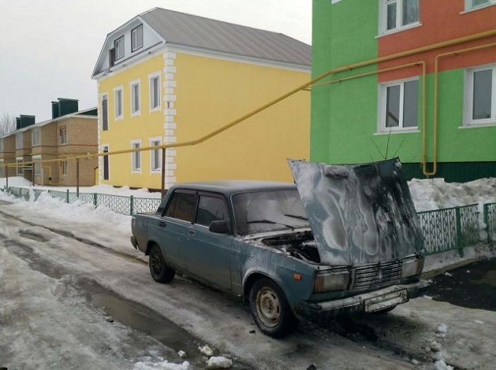 Из-за неисправности газового оборудования в Новошешминске едва не сгорел автомобиль