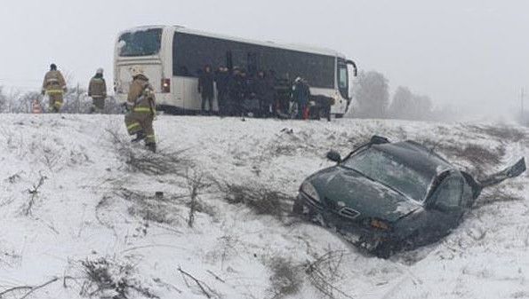 Водитель из Татарстана потеряв управление врезался в пассажирский автобус