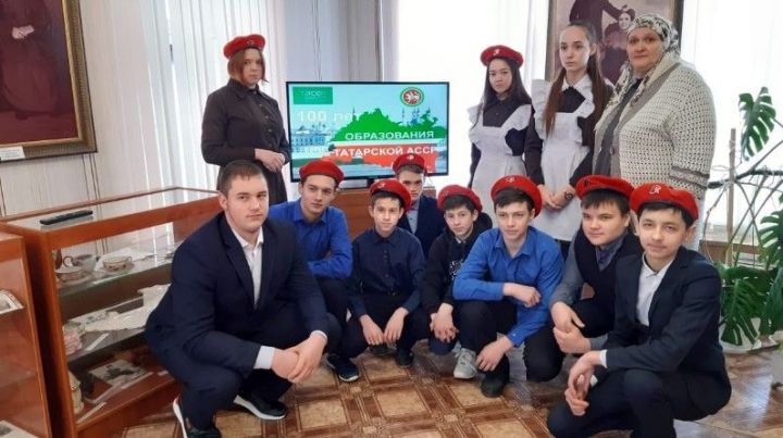 Школьникам показали фильм о молодой ТАССР в 20-х годах ХХ века