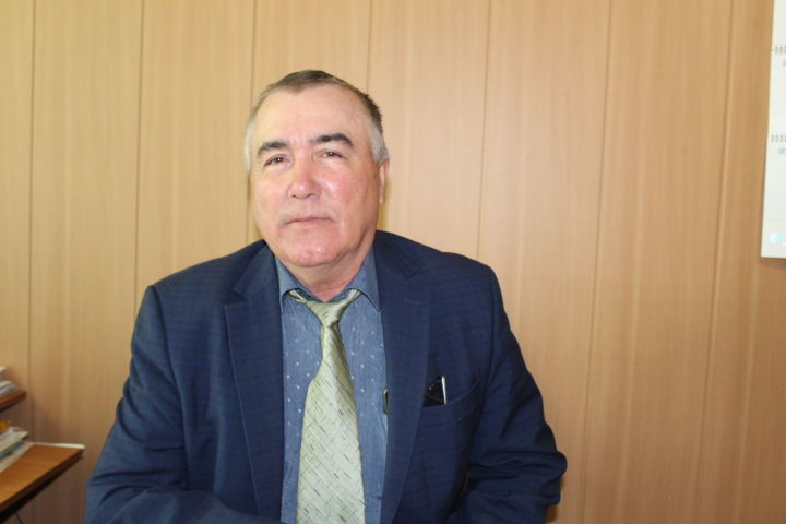 Фоат Фархаев из Азеево имеет 42 года педагогического стажа