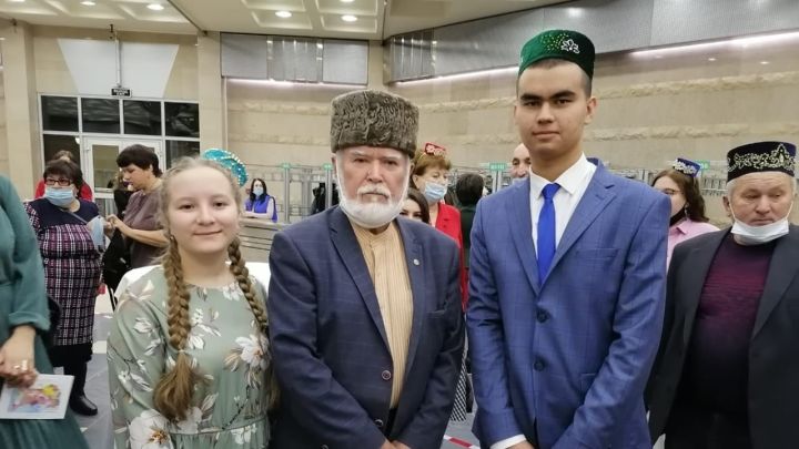 Лауреатами всемирного Интернет-марафона по татарской литературе стали школьники Новошешминской гимназии