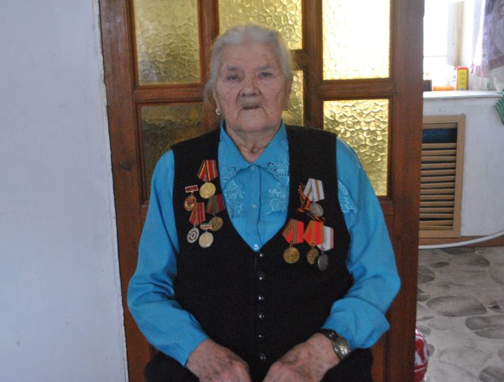 Сегодня, 28 декабря, 90-летний юбилей отмечает Елена Килеева из Новое Иванаево