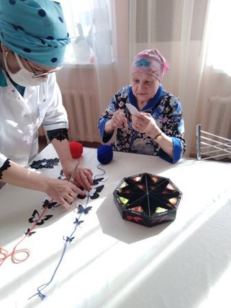 В Новошешминском доме-интернате для престарелых изготавливали мобили