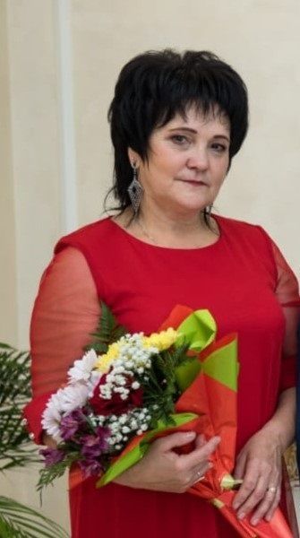 Заведующей Просточелнинским ДК Ильсияр Давлетшиной объявлена Благодарность Президента РТ