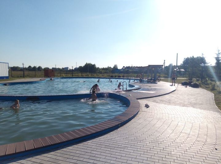 В Новошешминском парке работает бассейн
