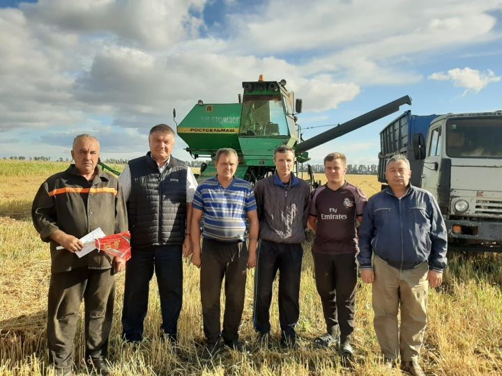Новошешминский фермер Фаргат Валеев завершил уборку зерновых культур