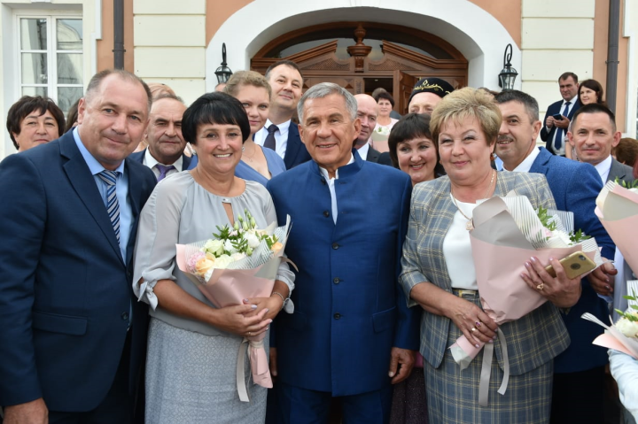 Семья Демидовых из Ленино Новошешминского района была на приеме у Президента РТ