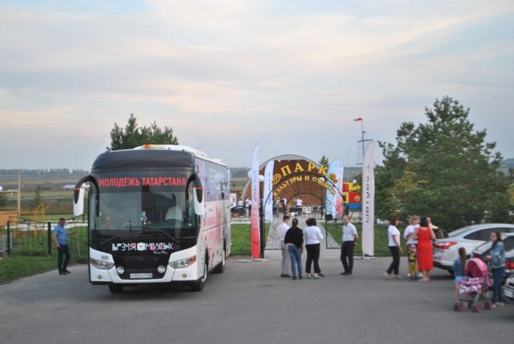 Автобус «Время молодых» прибыл в Новошешминский район