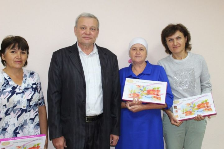 Почтовым работникам Новошешминского района вручены подарки от редакции «Шешминская новь»