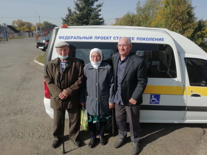 С начала года в Новошешминскую ЦРБ были доставлены более 500 пожилых граждан по нацпроекту «Демография»