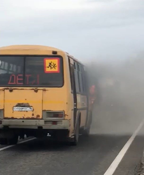 Утром в Чистополе загорелся школьный автобус