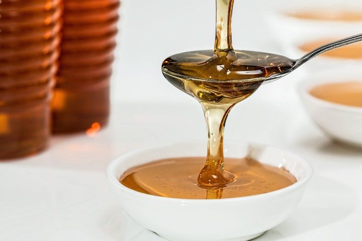 Российский врач рассказал, кому нельзя есть мед