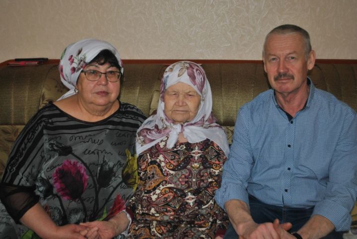 Гарифе Загрутдиновой из Красного Октября исполнилось 90 лет