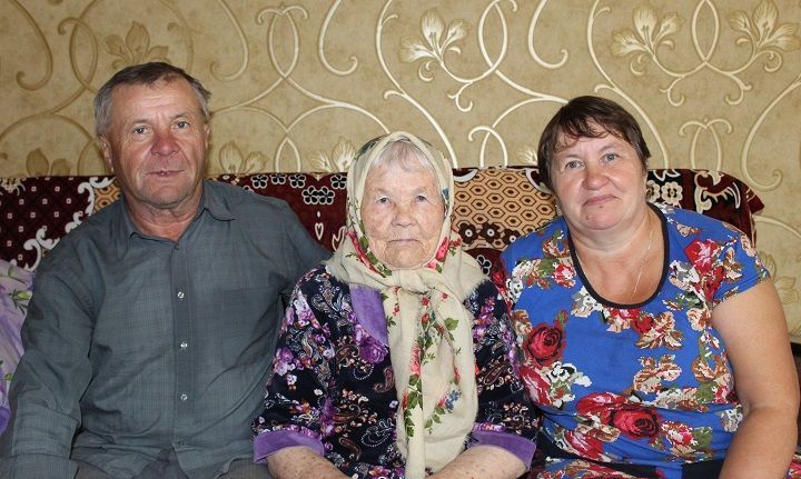 Сегодня отмечает свое 90-летие ветеран труда Елизавета Пищулина из Слободы Архангельской