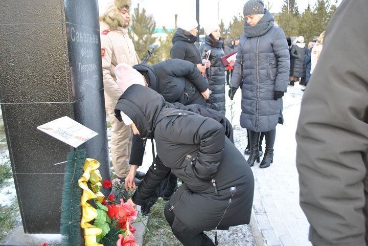 Сегодня в Парке Победы Новошешминска состоялся митинг, посвященный Дню Героев Отечества