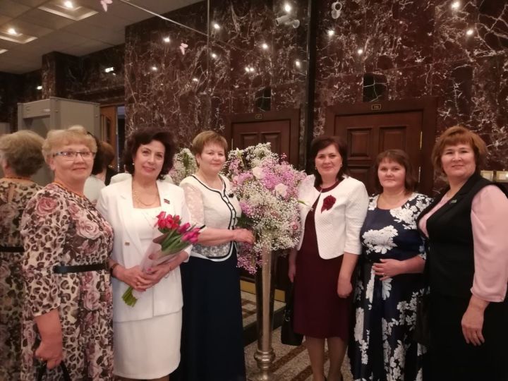 Делегация женщин Новошешминского района принимает участие на торжествах в Казани