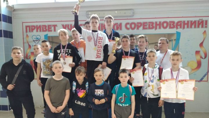 9 апреля в Новошешминске проходил открытый турнир по плаванию, посвященный году родных язык и народного единства